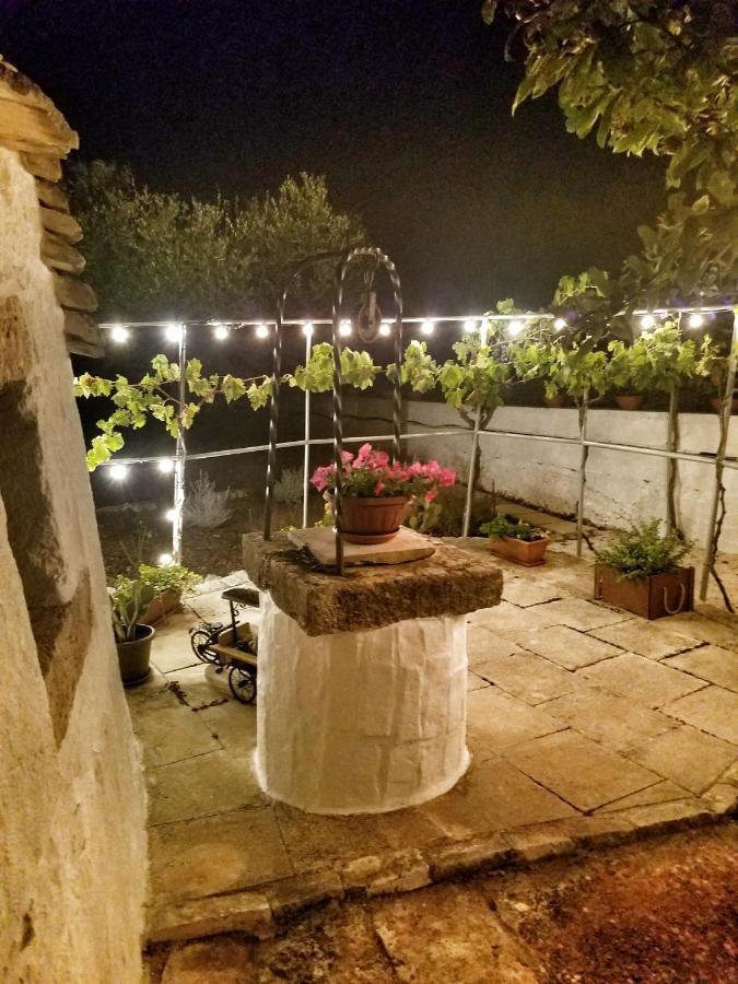 Antico Trullo Immerso Nella Campagna Alberobello Exterior foto